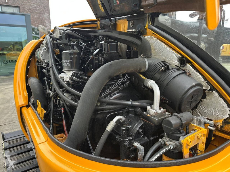 Escavadora JCB 8056