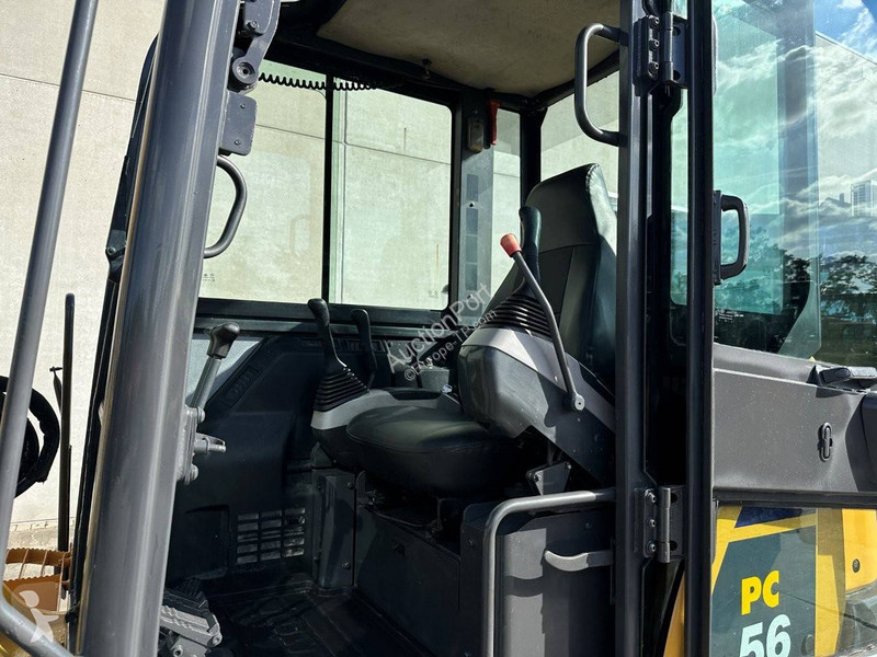 Escavadora Komatsu 7