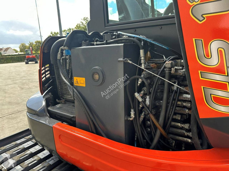 Escavadora Kubota SZ