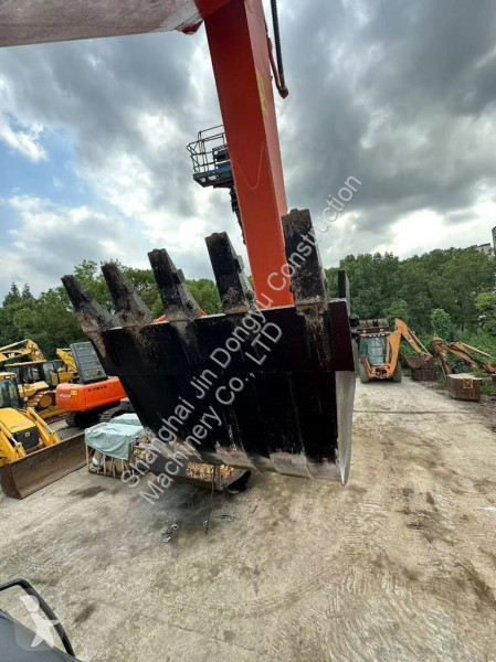 Escavadora Hitachi