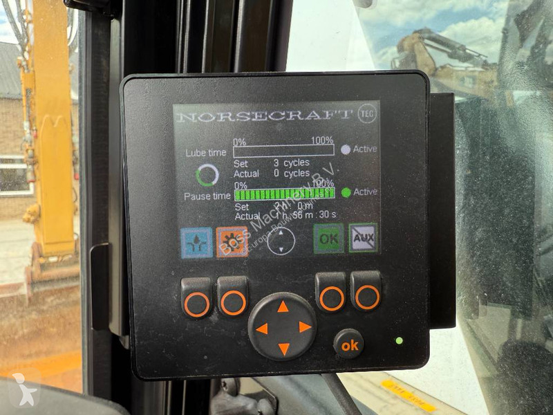 Graafmachine Caterpillar 323FL Z-Line Full...