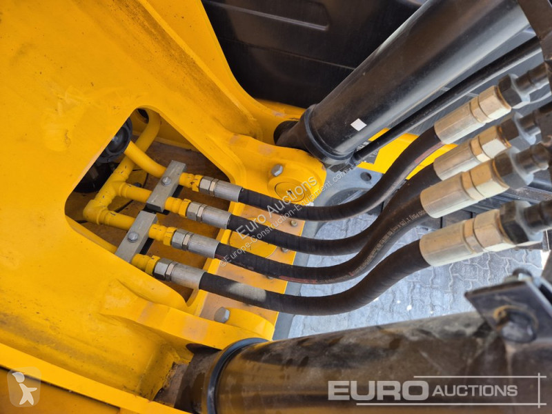 جرافة JCB JS215LC