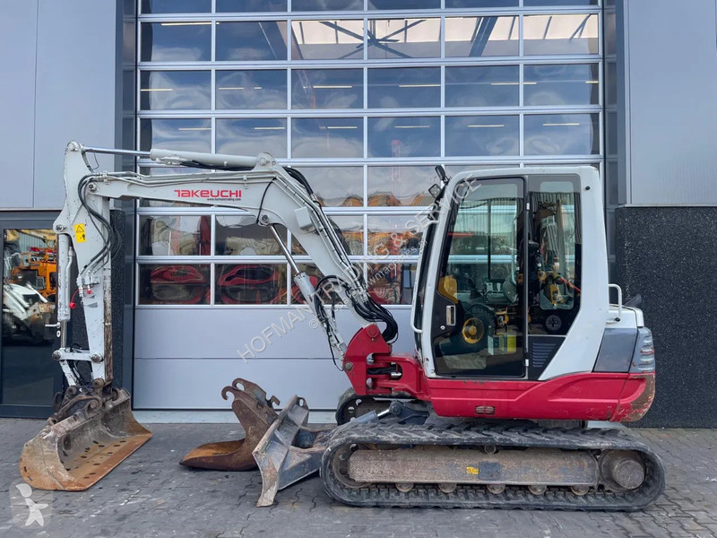 Excavadora Takeuchi