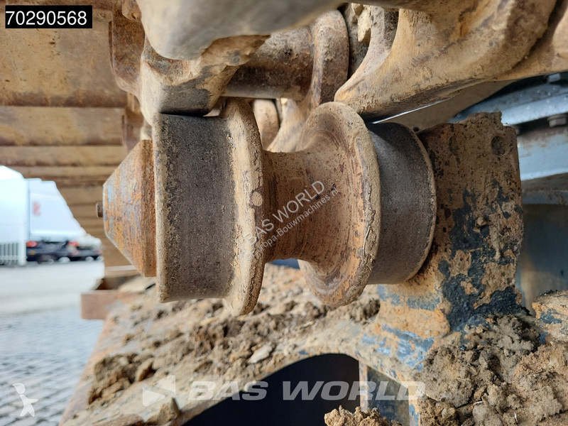 Excavator Komatsu PC240 LC-10