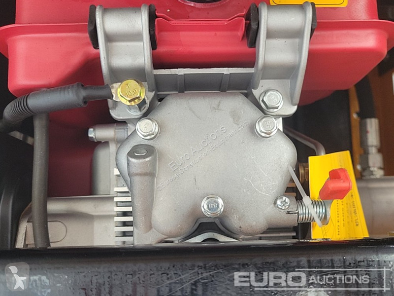 Escavadora JPC HT12