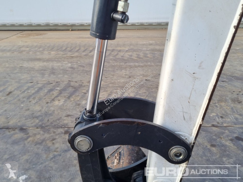 جرافة Bobcat E27Z