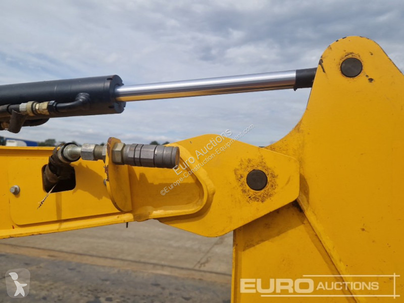 جرافة JCB 15C-1