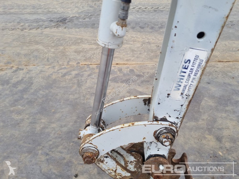 Escavadora Takeuchi TB216