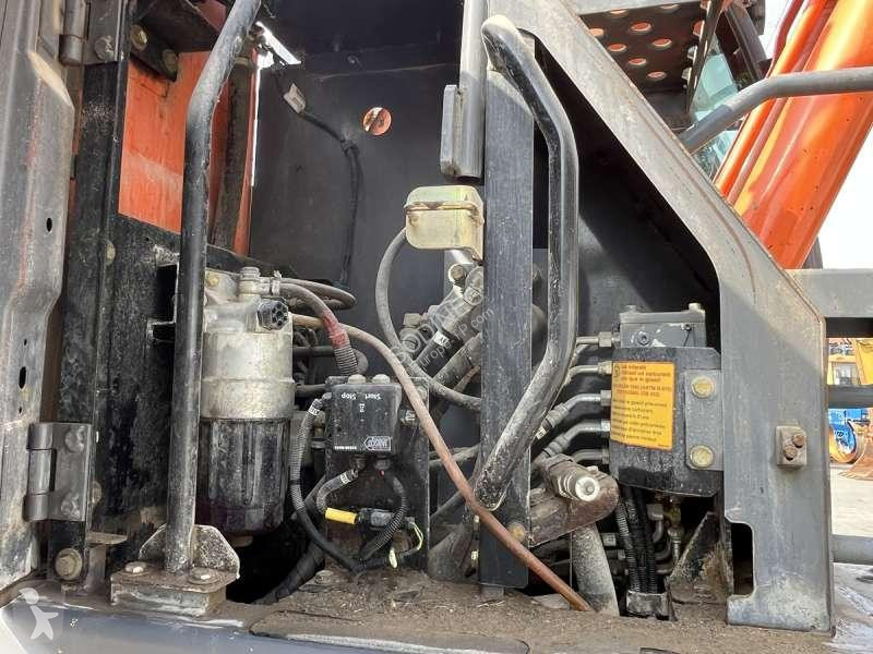Escavatore Hitachi