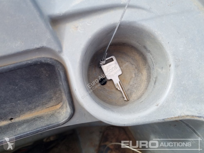 Lopatový nakládač Bobcat E17