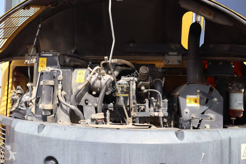 Escavatore Komatsu MR-8