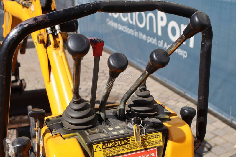 جرافة JCB