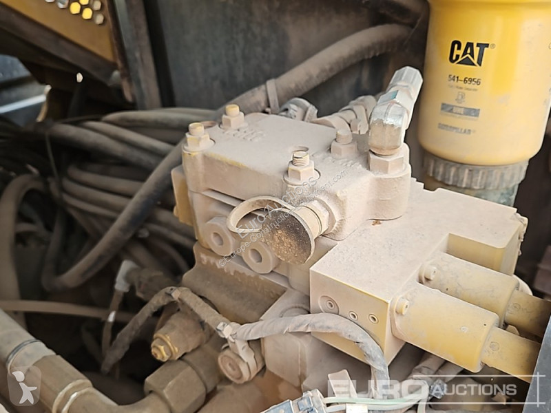 Escavatore Caterpillar R