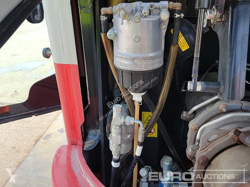 Escavadora Takeuchi TB240