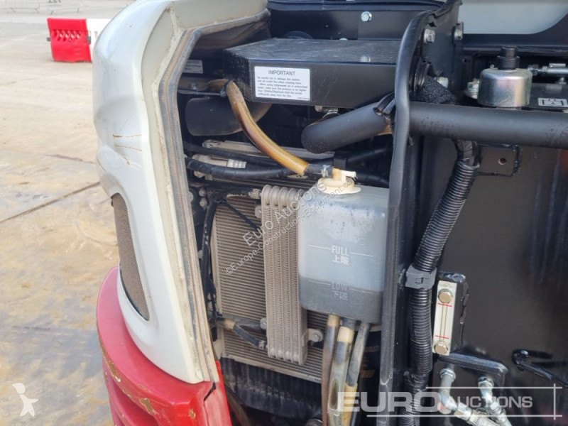 Escavadora Takeuchi TB240