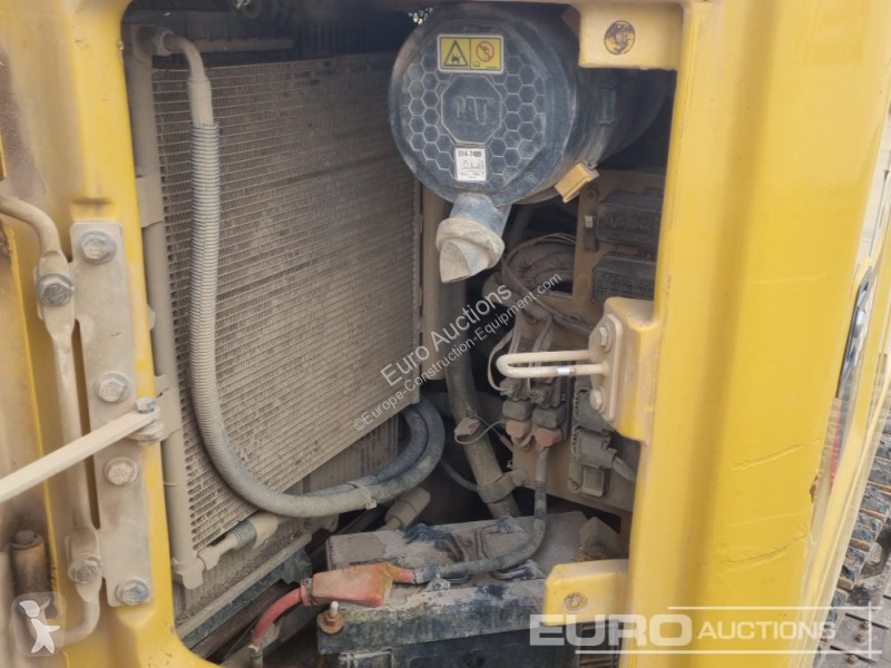 Escavatore Caterpillar R