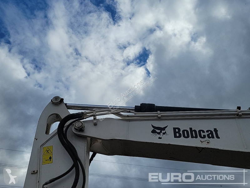 جرافة Bobcat
