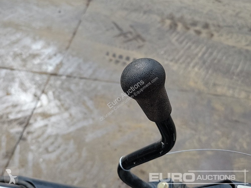 جرافة Hitachi ZX19U-6 YLR