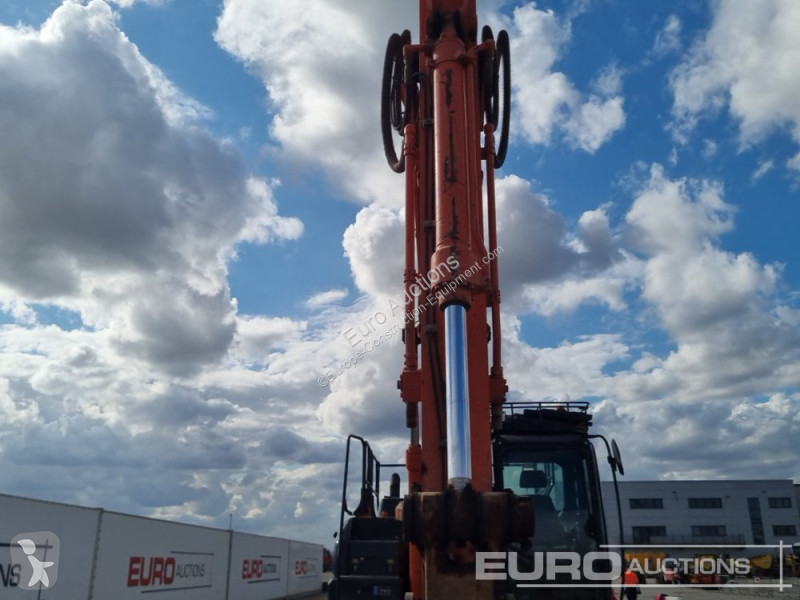 Escavadora Hitachi -6