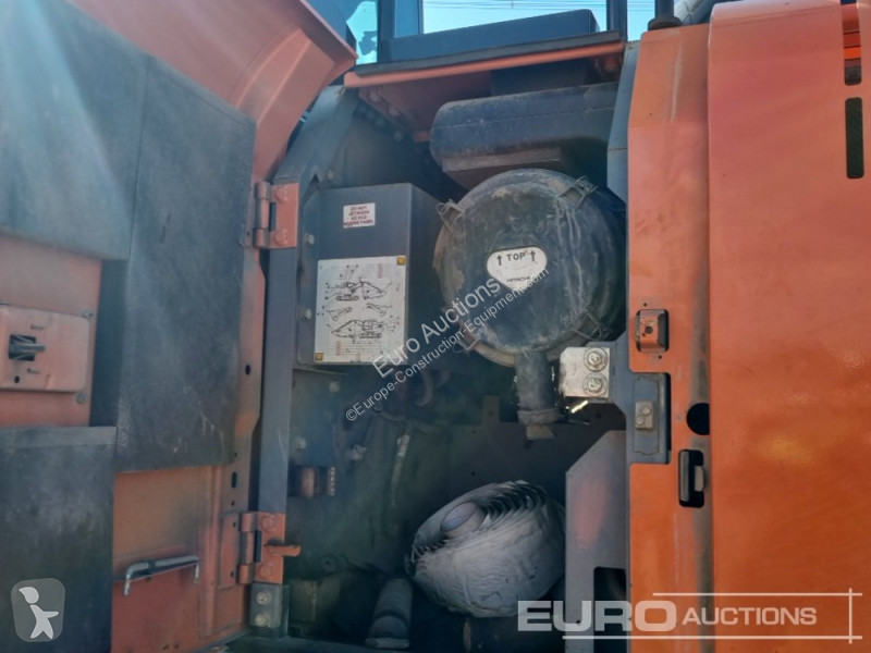 Escavatore Hitachi -6