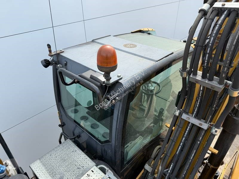 Excavator Caterpillar F
