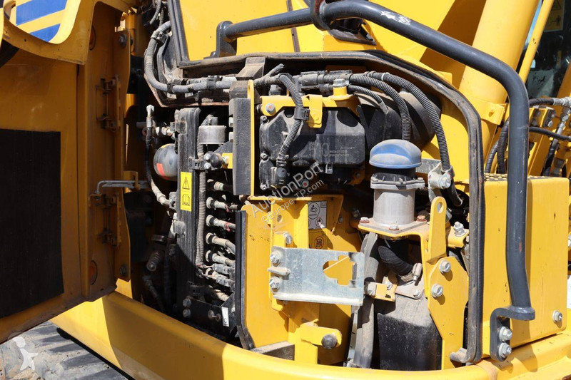 جرافة Komatsu PC138US-11