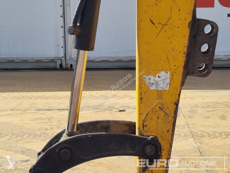 Lopatový nakládač JCB