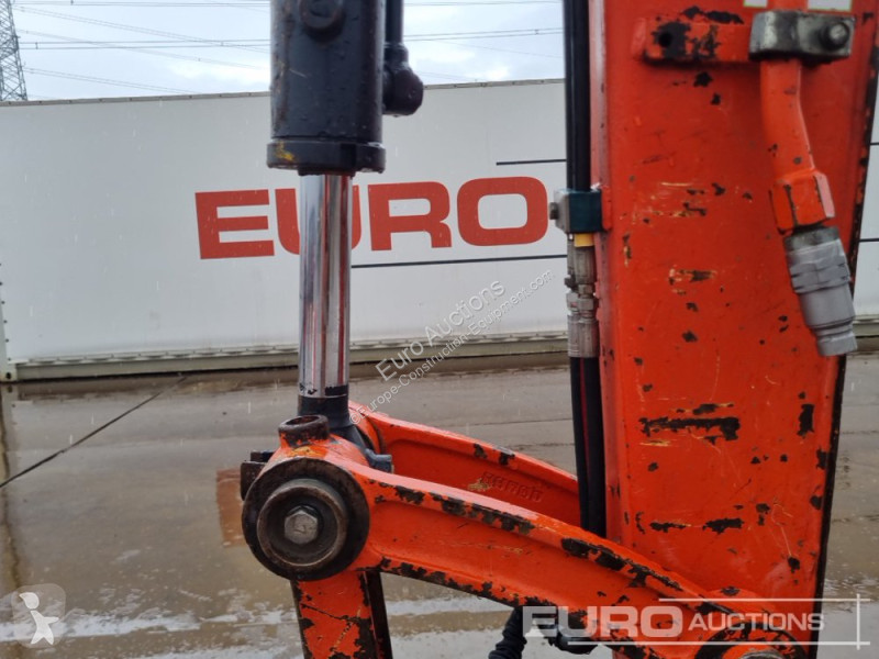 Lopatový nakládač Kubota U48-4
