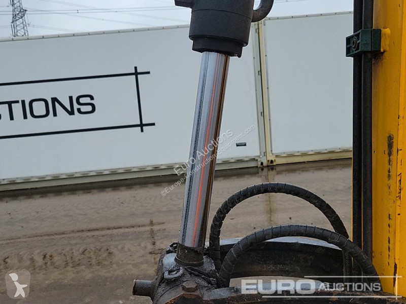Lopatový nakládač JCB 48Z-1