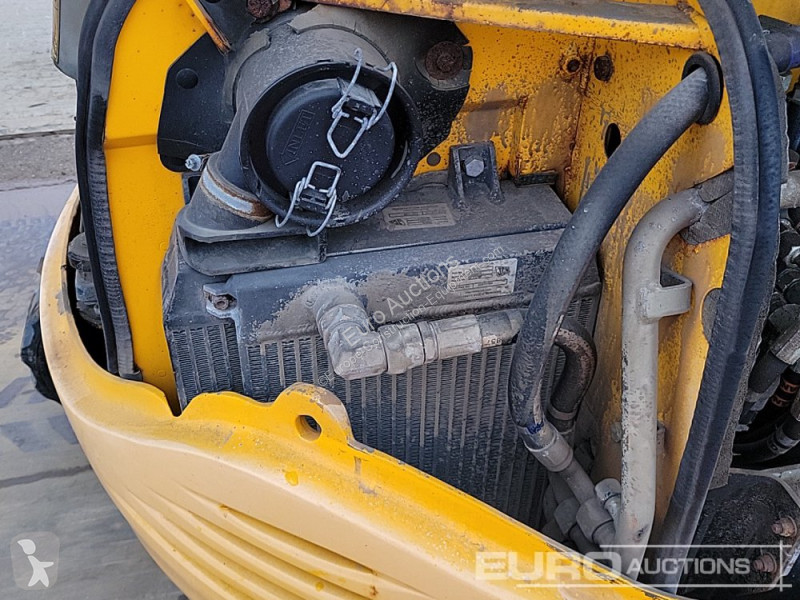 Lopatový nakládač JCB