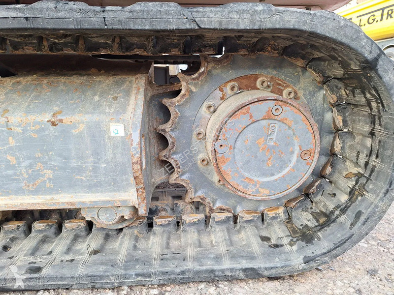 جرافة Takeuchi 2
