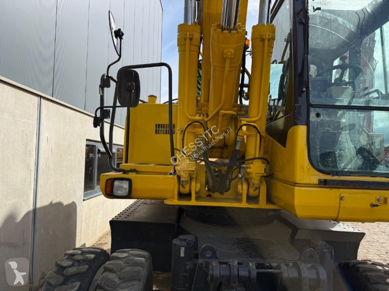 جرافة Komatsu 220-7 - 220 - 200 -