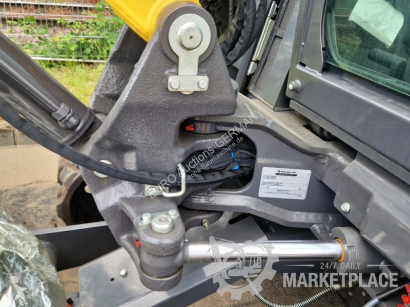 Rýpadlo New Holland D