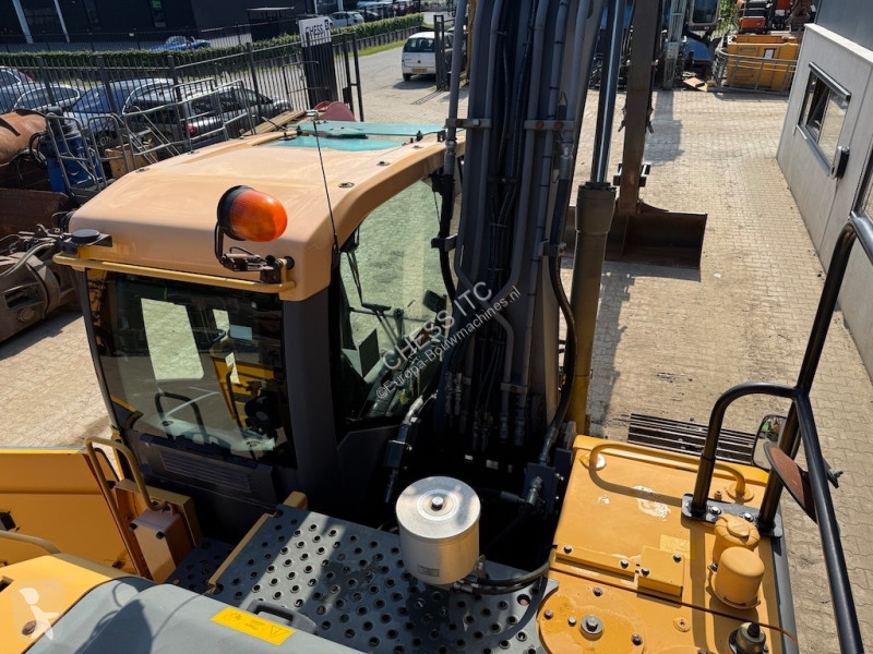 جرافة Volvo 160 D Long Reach - 180 - 220 - 140