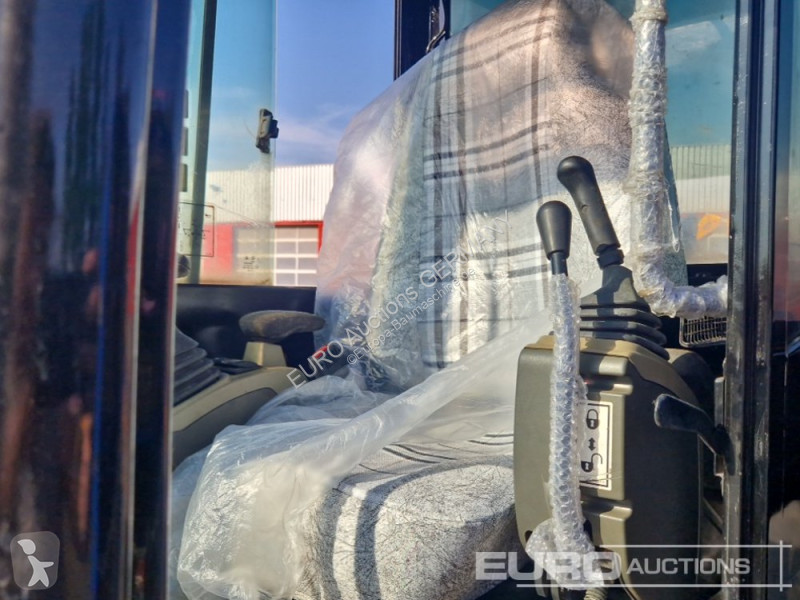 جرافة Caterpillar 305.5 E2