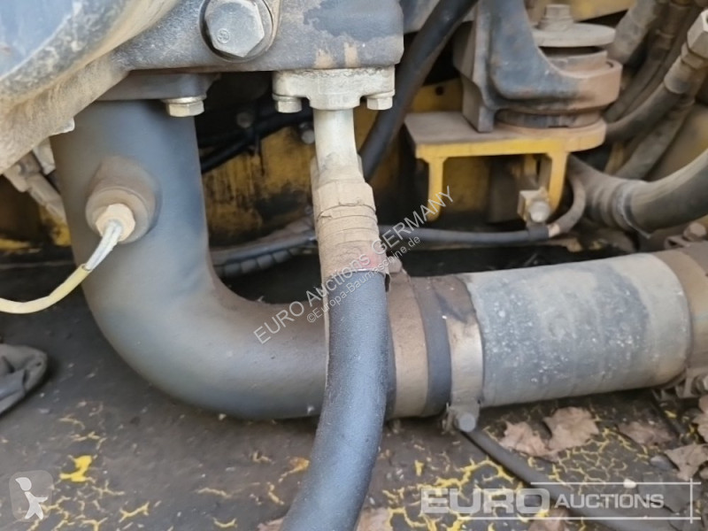 جرافة Komatsu 10