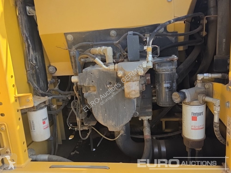 Excavadora Komatsu 10