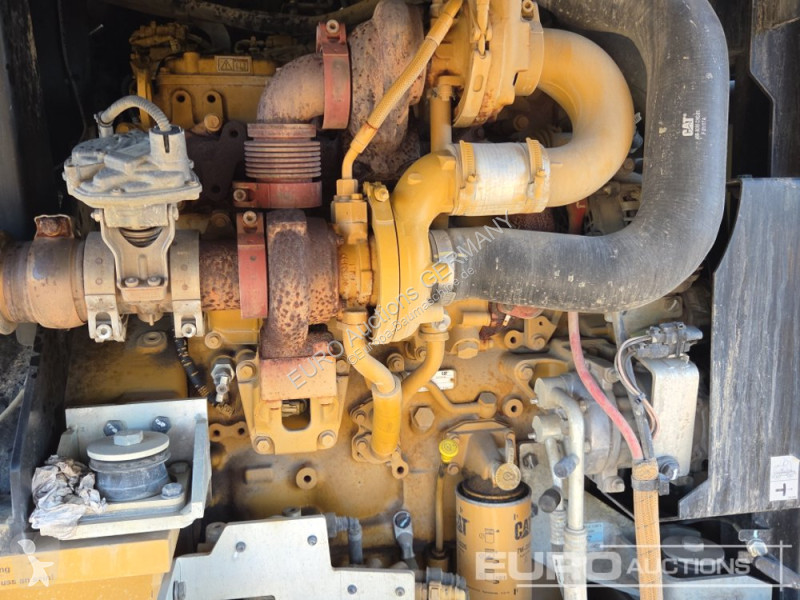 جرافة Caterpillar F