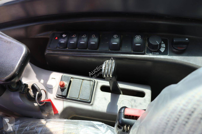 Rýpadlo Volvo ECR48C