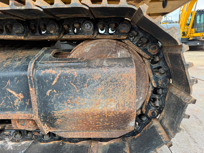 Lopatový nakládač Caterpillar NG 07B .