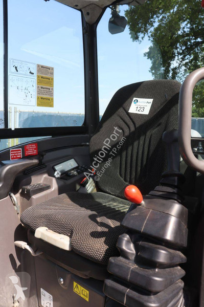 جرافة Volvo ECR25D