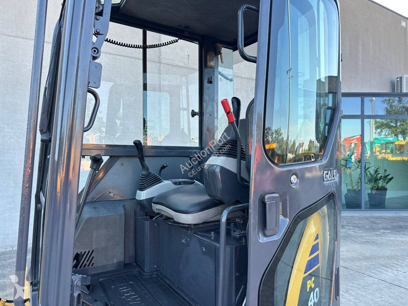 Rýpadlo Komatsu MR-2