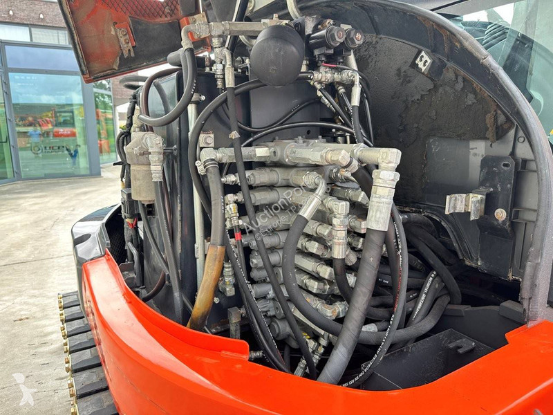 جرافة Kubota KX155-5