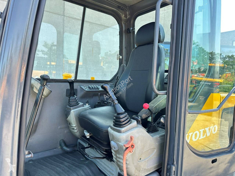 جرافة Volvo D