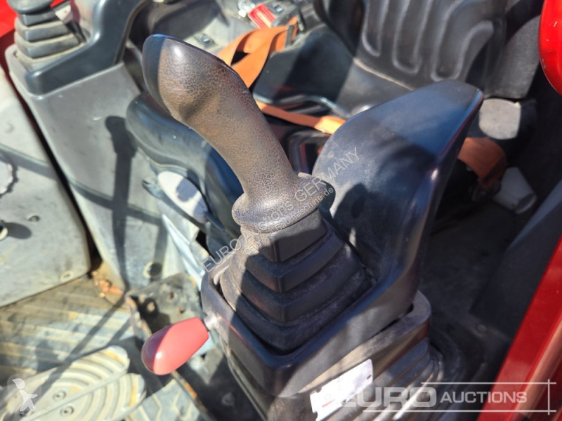 جرافة Volvo EC15E