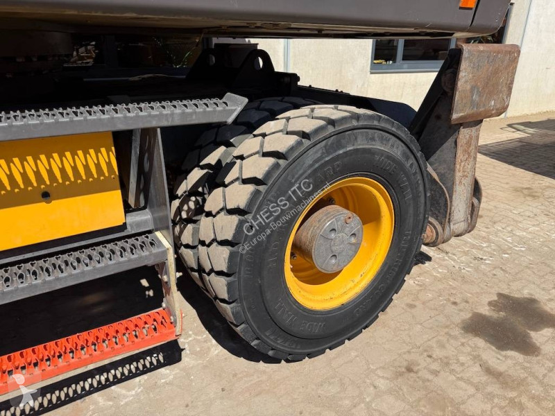 جرافة Volvo 220 E 220 - 180 -