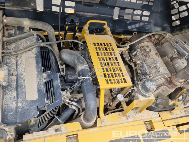 Lopatový nakládač Komatsu NLC-11