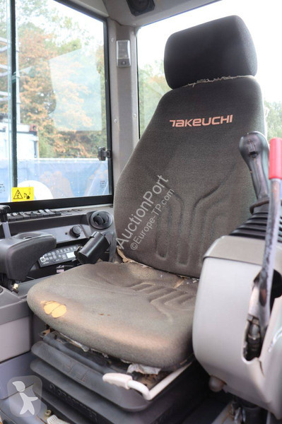 جرافة Takeuchi 0