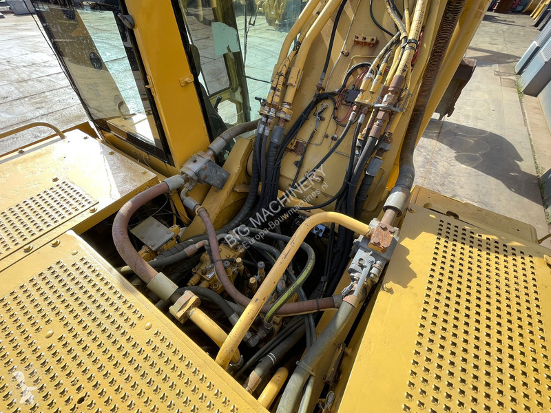 Excavadora Caterpillar