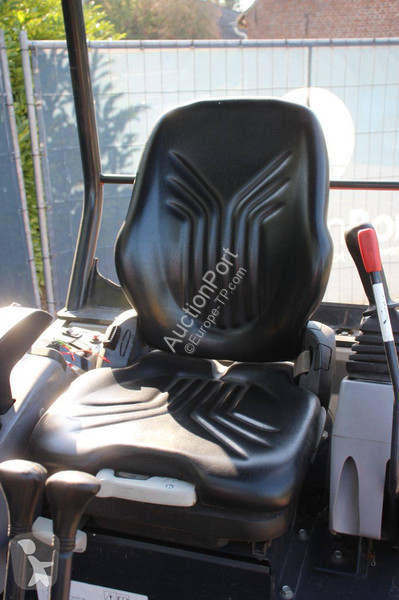 Багер Kubota